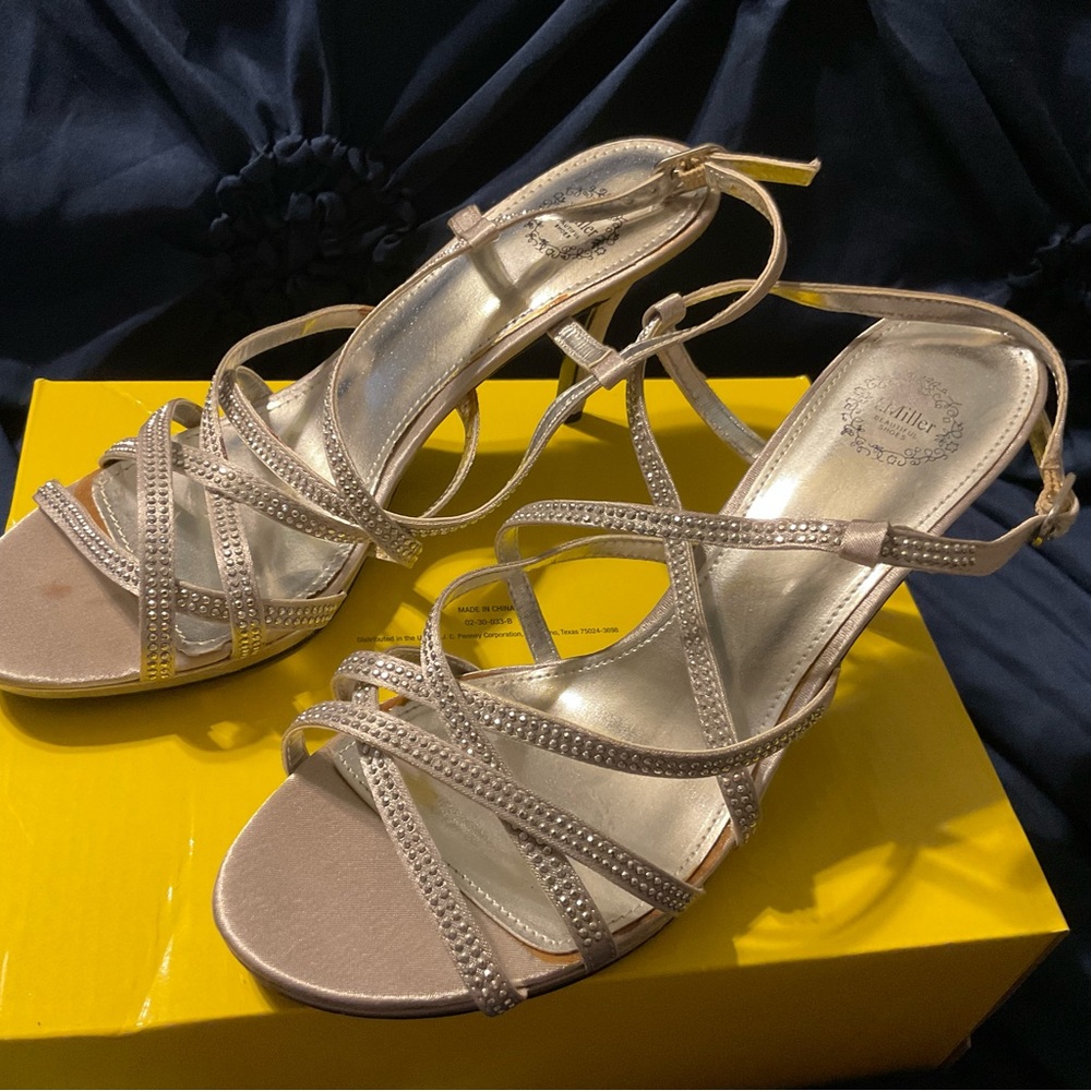 I Miller Silver sandals size 8 1/2